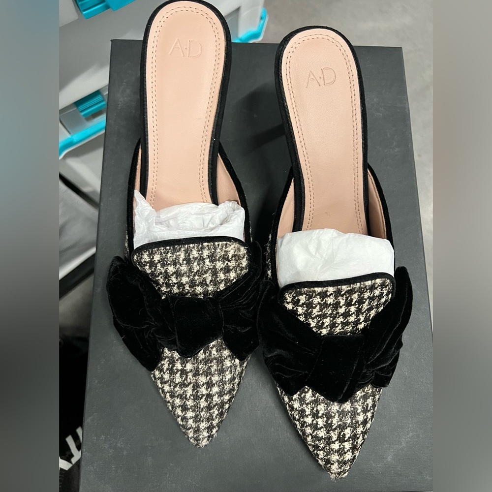 NEW IN DUSTBAG AD & Daughters Velvet Bow Calfskin Houndstooth Heels
